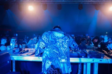 Untitled-1_Niebieskie plecy dj