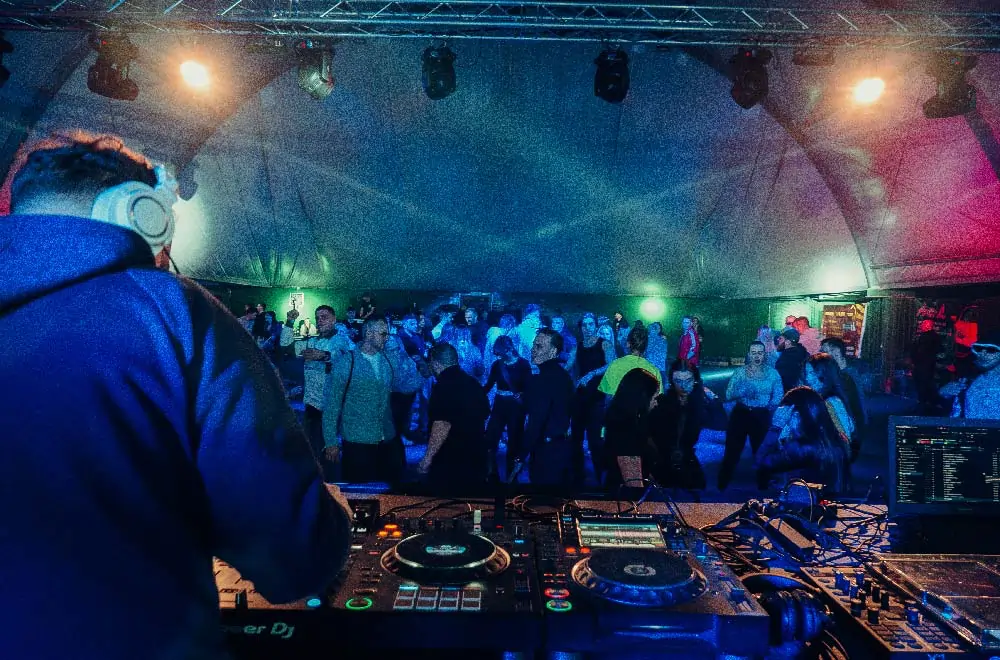 Untitled-1_Zielony tłum dj